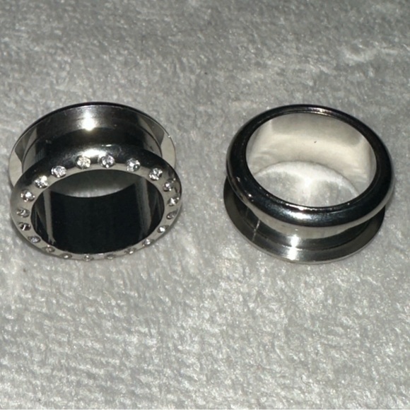 New 18 mm Ear Plugs piercings Earrings lobes never worn - Picture 3 of 6